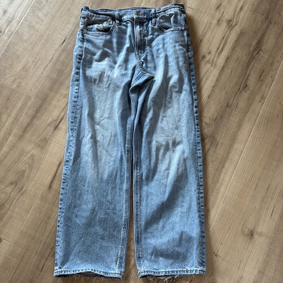 AE Strigid High-Waisted Stovepipe Jean - Picture 8 of 9
